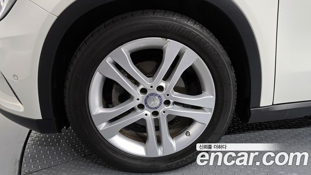 Mercedes-Benz GLA-Class GLA200 d 4MATIC
