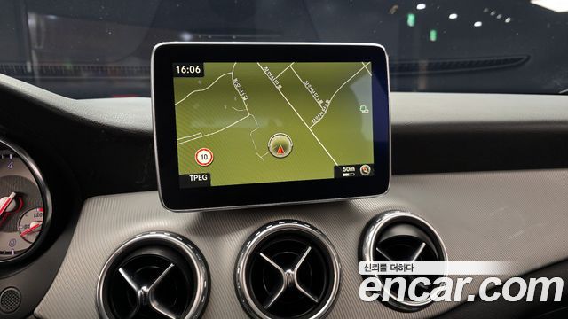 Mercedes-Benz GLA-Class GLA200 d 4MATIC
