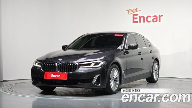 BMW 5-Series 520i Luxury