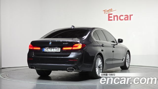 BMW 5-Series 520i Luxury