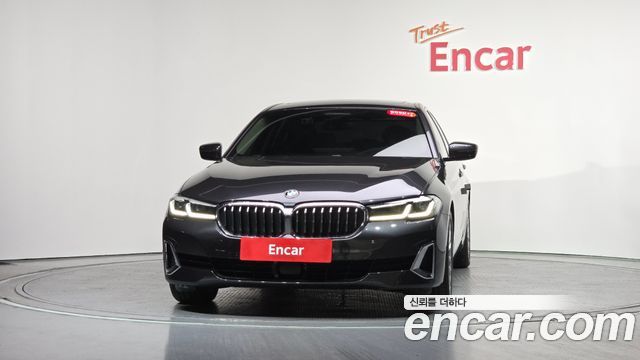 BMW 5-Series 520i Luxury