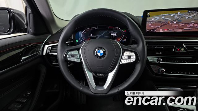 BMW 5-Series 520i Luxury