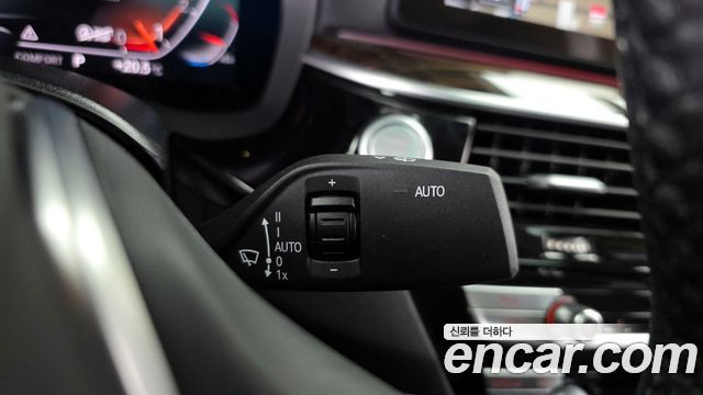 BMW 5-Series 520i Luxury