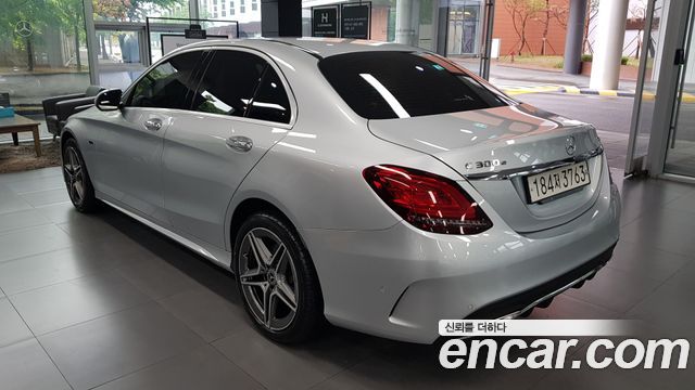 Mercedes-Benz C-Class C300e 4MATIC AMG Line
