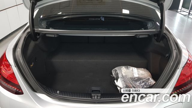 Mercedes-Benz C-Class C300e 4MATIC AMG Line