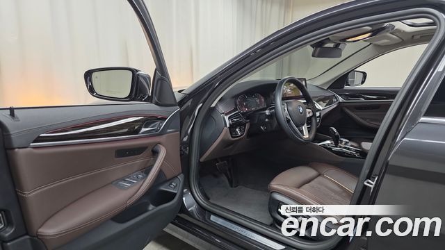 BMW 5-Series 523d Luxury