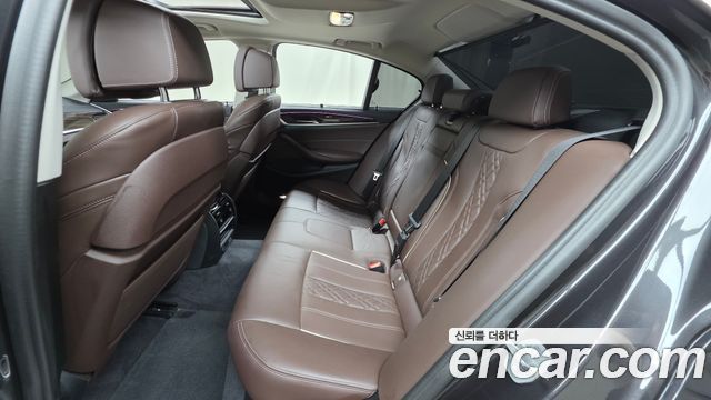 BMW 5-Series 523d Luxury