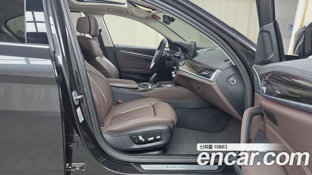 BMW 5-Series 523d Luxury