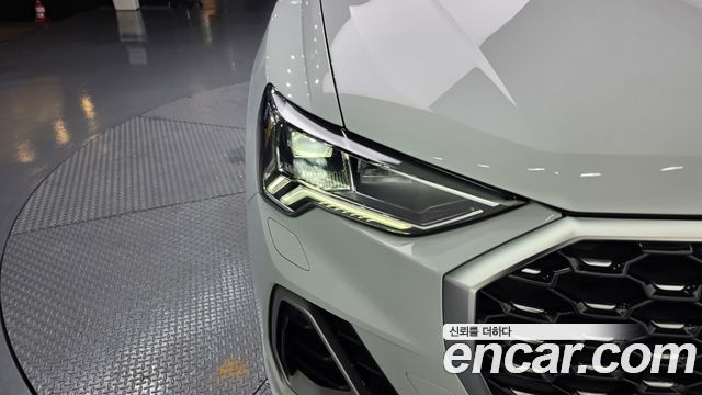 Audi Q3 35 TDI Premium Sportback