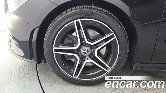 Mercedes-Benz CLA-Class CLA250 4MATIC