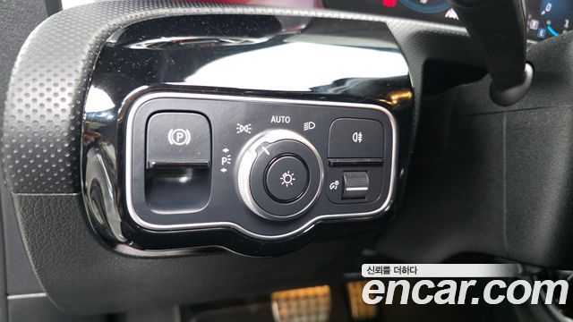 Mercedes-Benz CLA-Class CLA250 4MATIC
