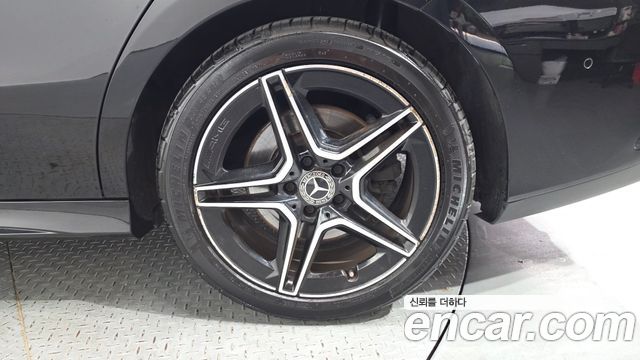 Mercedes-Benz CLA-Class CLA250 4MATIC