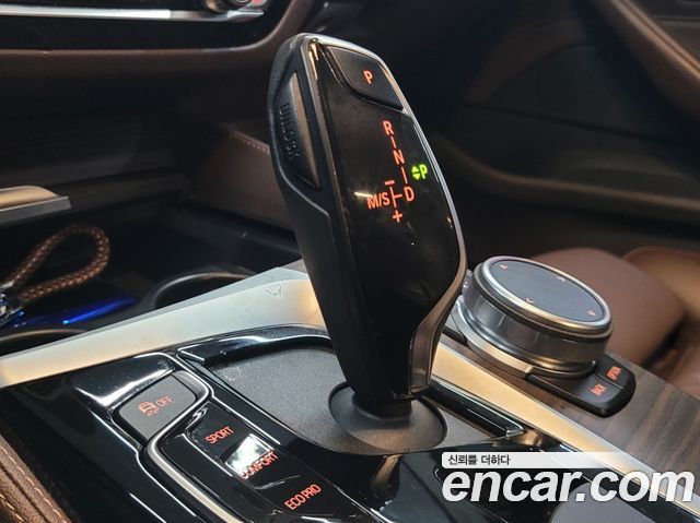 BMW 5-Series 530i xDrive Luxury Plus