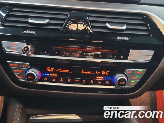 BMW 5-Series 530i xDrive Luxury Plus