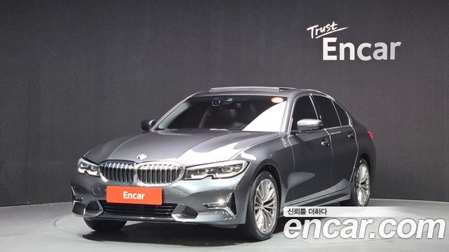 BMW 3-Series 320i Luxury