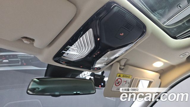 BMW 3-Series 320i Luxury