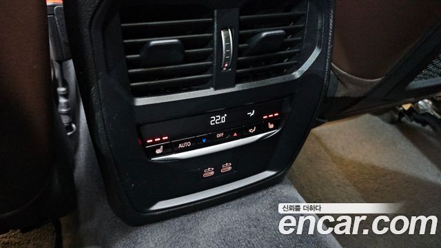BMW 3-Series 320i Luxury