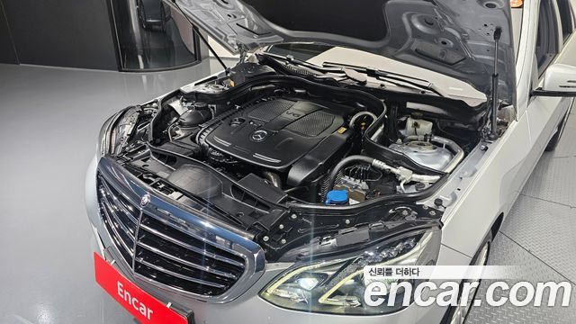Mercedes-Benz E-Class E300 Elegance