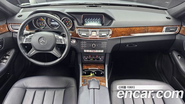 Mercedes-Benz E-Class E300 Elegance