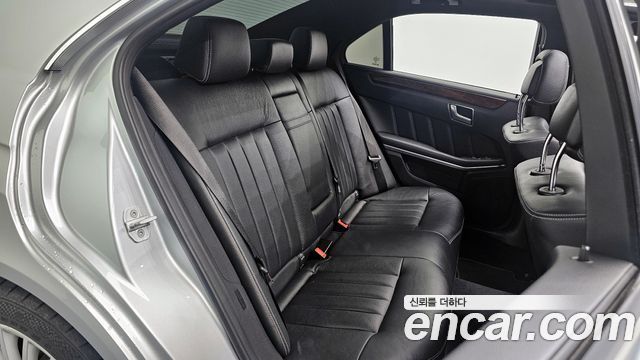 Mercedes-Benz E-Class E300 Elegance