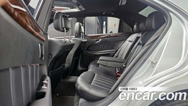 Mercedes-Benz E-Class E300 Elegance