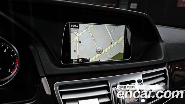 Mercedes-Benz E-Class E300 Elegance