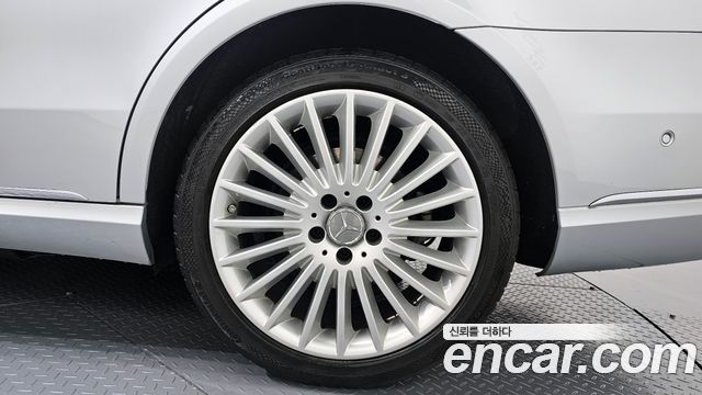 Mercedes-Benz E-Class E300 Elegance