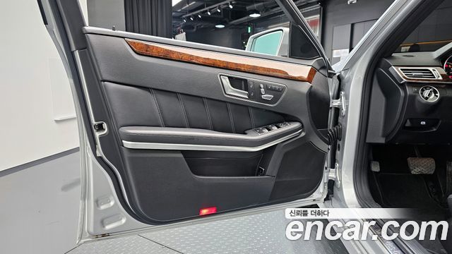 Mercedes-Benz E-Class E300 Elegance