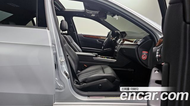 Mercedes-Benz E-Class E300 Elegance