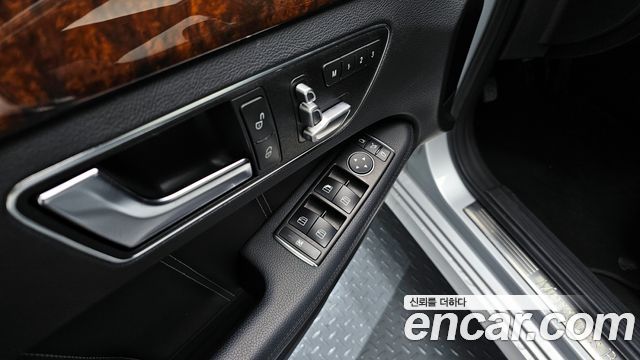 Mercedes-Benz E-Class E300 Elegance