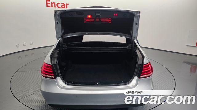 Mercedes-Benz E-Class E300 Elegance