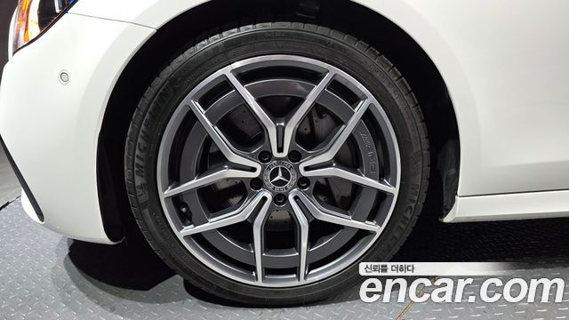 Mercedes-Benz E-Class E220d 4MATIC AMG Line