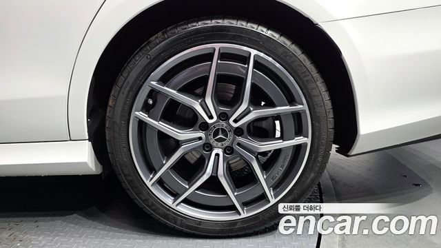 Mercedes-Benz E-Class E220d 4MATIC AMG Line