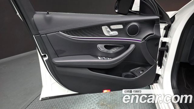 Mercedes-Benz E-Class E220d 4MATIC AMG Line