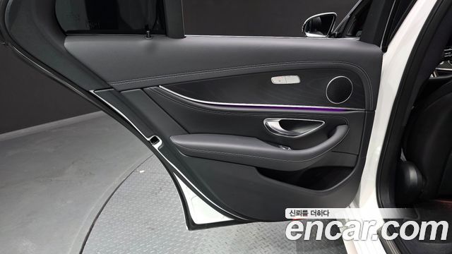 Mercedes-Benz E-Class E220d 4MATIC AMG Line