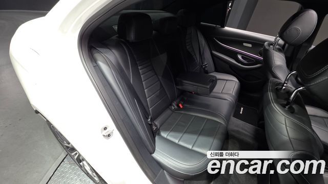 Mercedes-Benz E-Class E220d 4MATIC AMG Line