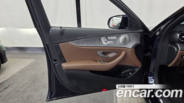 Mercedes-Benz E-Class E350 4MATIC Avantgarde