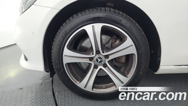 Mercedes-Benz E-Class E220d Avantgarde