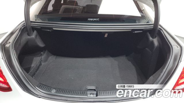 Mercedes-Benz E-Class E220d Avantgarde