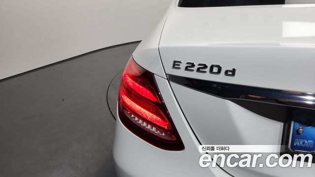 Mercedes-Benz E-Class E220d Avantgarde