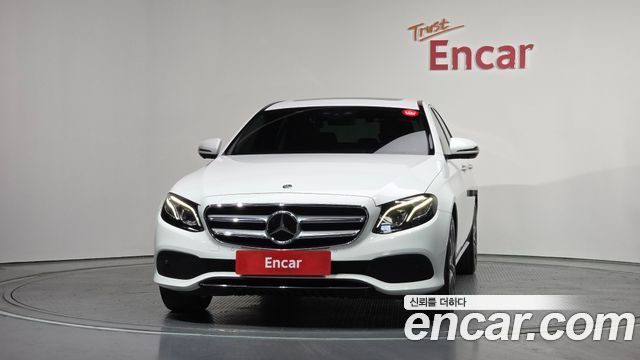 Mercedes-Benz E-Class E300 4MATIC Avnatgarde