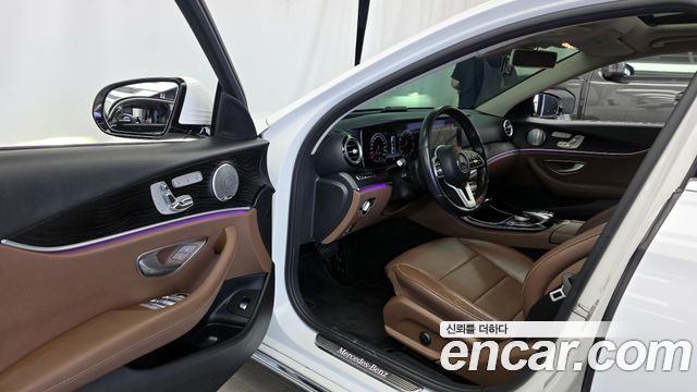 Mercedes-Benz E-Class E300 4MATIC Avnatgarde