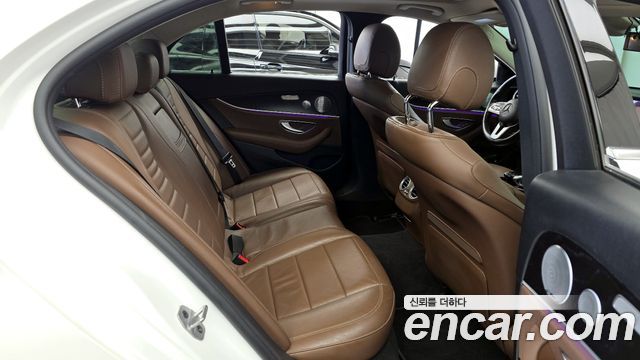 Mercedes-Benz E-Class E300 4MATIC Avnatgarde