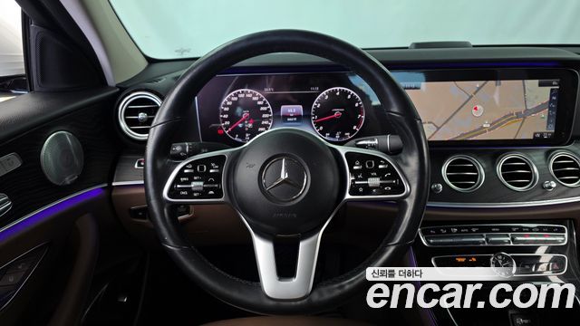 Mercedes-Benz E-Class E300 4MATIC Avnatgarde