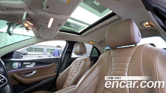 Mercedes-Benz E-Class E300 4MATIC Avnatgarde