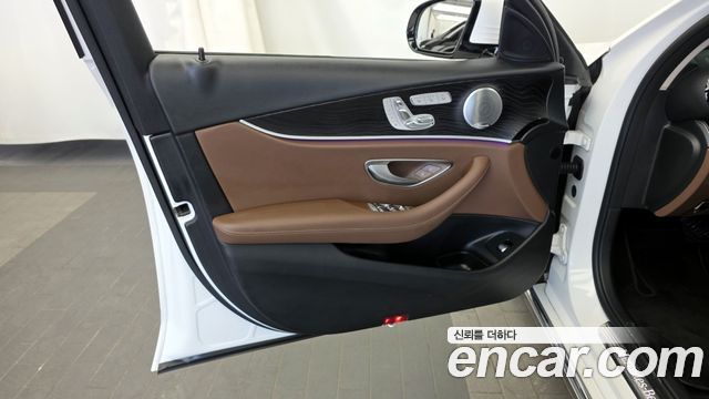 Mercedes-Benz E-Class E300 4MATIC Avnatgarde