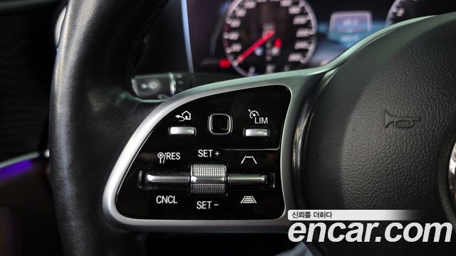Mercedes-Benz E-Class E300 4MATIC Avnatgarde