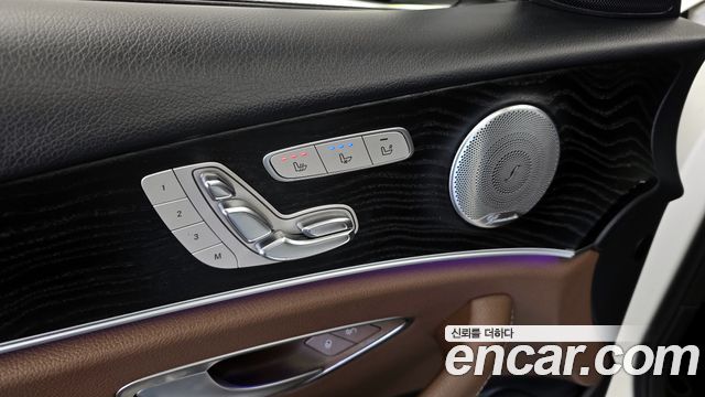 Mercedes-Benz E-Class E300 4MATIC Avnatgarde