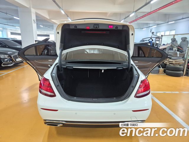 Mercedes-Benz E-Class E220d 4MATIC Exclusive