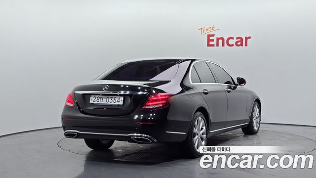 Mercedes-Benz E-Class E220d Exclusive